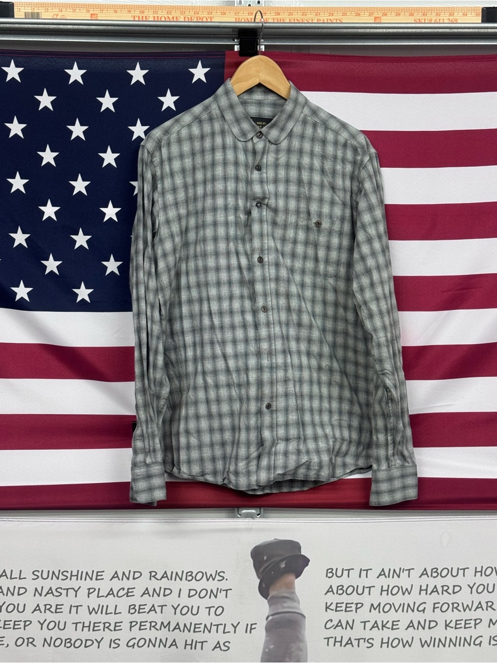 Men's Gray Plaid Long-Sleeve Button-Down Shirt
